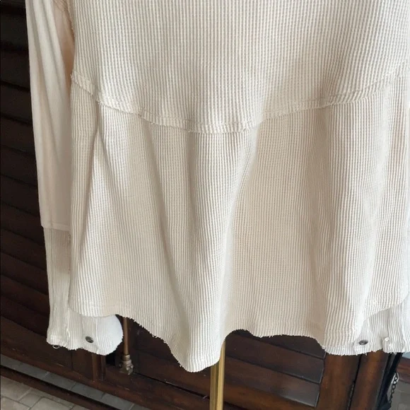 POL Mixed Media Cream V-Neck Button Detail Women's Top Blouse Small - Picture 8 of 9